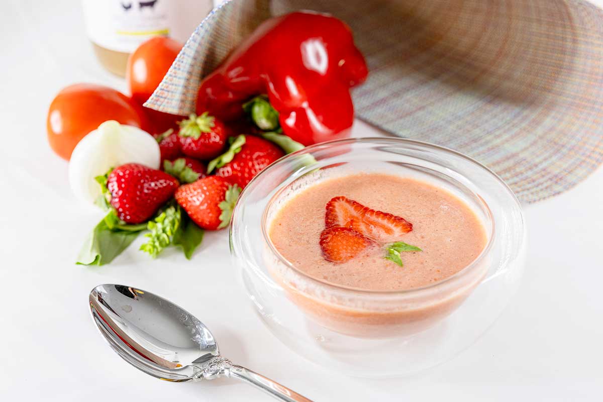 gazpacho de fresas con caldo de huesos ecolagen